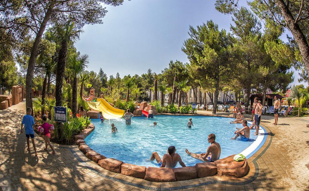 Mediteran Travel Mobile Homes Solaris Бродарица Экстерьер фото