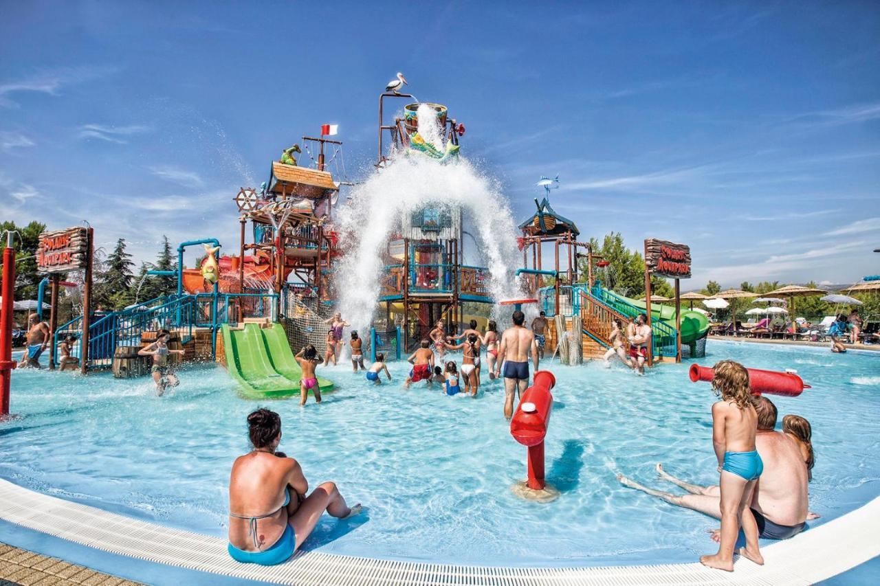 Mediteran Travel Mobile Homes Solaris Бродарица Экстерьер фото